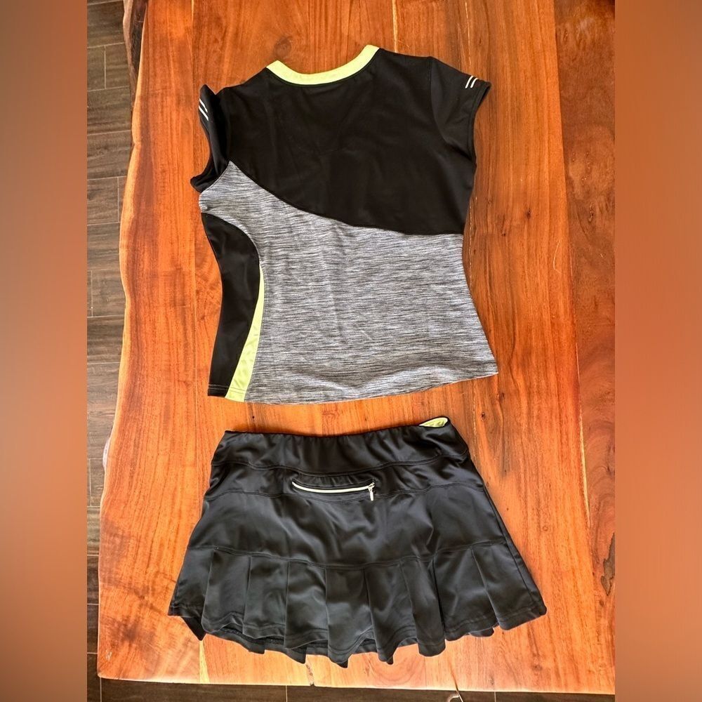 Bolle Tennis-Pickleball-Golf Top and matching skort both sz L EUC - Picture 2 of 12